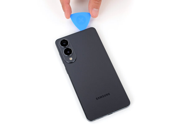 Samsung Galaxy S25 Edge Front Camera Replacement