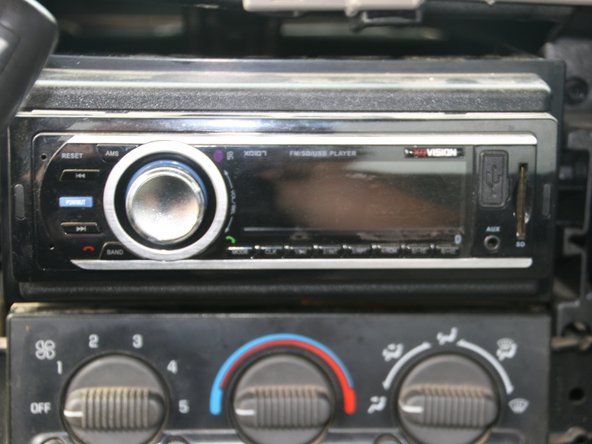 1999 GMC Sierra Radio Replacement Radio Replacement: crwdns2935265:04crwdnd2935265:03crwdnd2935265:03crwdne2935265:0