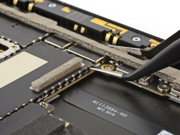 Microsoft Surface Pro X Volume Button Cable Replacement, Remove the display cable shield: passo 39, immagine 2 di 3