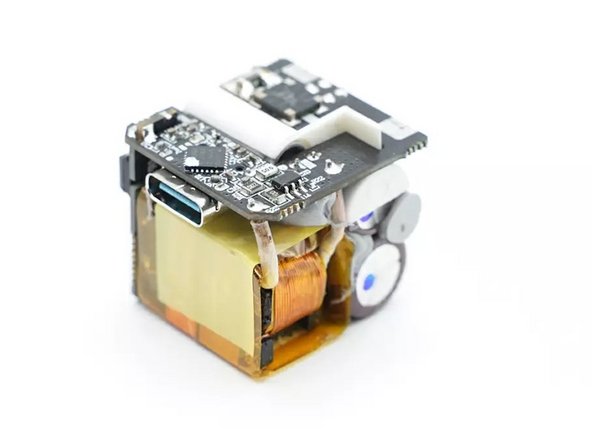 ANKER Mini 30W GaN PD Charger A2147 Teardown, Internal display1: 步骤 9 中的图像 2，3