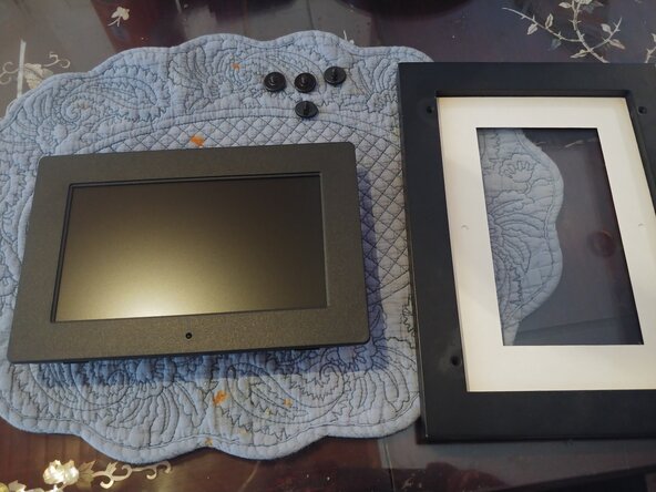 Pandigital  PAN7001W01T 7-Inch Digital Photo Frame Teardown Report, Pandigital  PAN7001W01T 7-Inch Digital Photo Frame Teardown Report: step 1, image 1 of 3