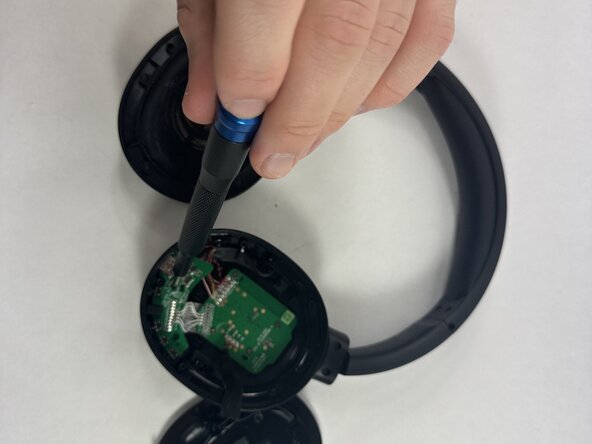 Edifier W820NB Plus I/O Board Replacement, I/O Board: crwdns2935265:010crwdnd2935265:02crwdnd2935265:03crwdne2935265:0