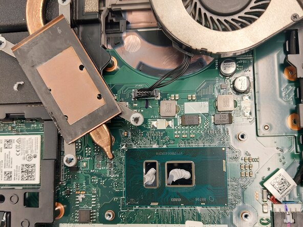 Lenovo ThinkPad L560 Thermal Paste Replacement, Changing the thermal paste: step 2, image 3 of 3