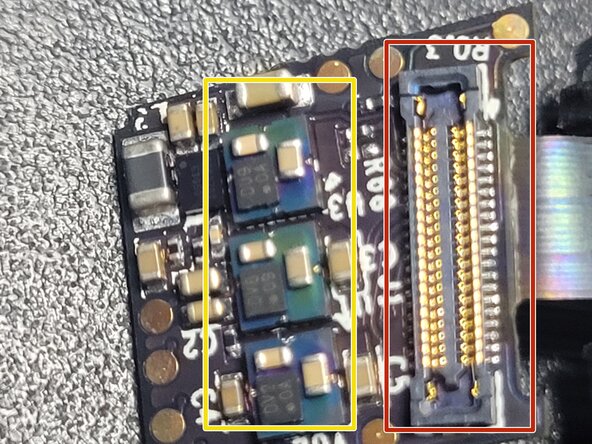 Snapchat Spectacles 1st Generation Teardown: step 3, image 1 of 2