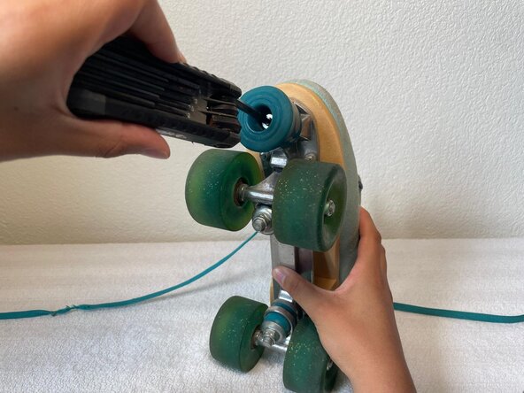 Roller Skate Bullseye Toe Stop Replacement: step 2, image 2 of 3
