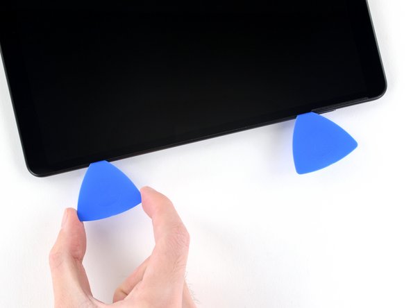 Microsoft Surface Pro X Screen Replacement, Cut through the screen adhesive: crwdns2935265:010crwdnd2935265:02crwdnd2935265:02crwdne2935265:0