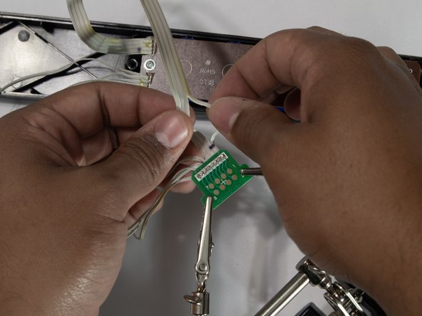 Xbox 360 Guitar Hero Wireless Controller Pogo-Pin Connector Replacement: crwdns2935265:06crwdnd2935265:02crwdnd2935265:03crwdne2935265:0