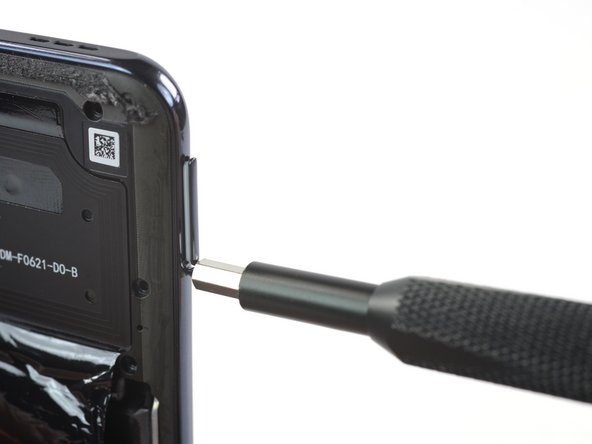 Xiaomi Redmi Note 10S Battery Replacement, Eject the SIM card tray: crwdns2935265:013crwdnd2935265:02crwdnd2935265:03crwdne2935265:0