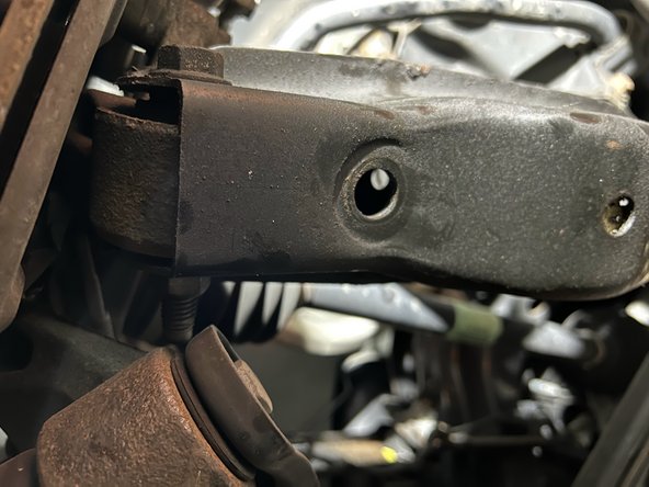 Chevrolet SS Sedan Rear Shock Absorber Replacement, Separate Knuckle from Lower Control Arm: crwdns2935265:09crwdnd2935265:02crwdnd2935265:03crwdne2935265:0