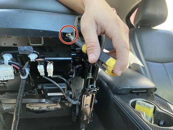 2015 Infiniti Q50 Seat Adjustment Switch Battery Replacement: crwdns2935265:04crwdnd2935265:02crwdnd2935265:03crwdne2935265:0