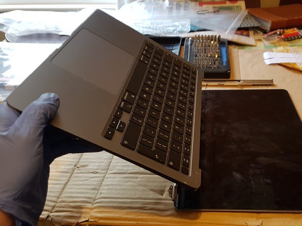 MacBook Air 13" Retina Display 2020 Display Assembly Replacement: crwdns2935265:015crwdnd2935265:02crwdnd2935265:02crwdne2935265:0