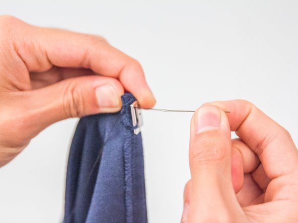 How to Repair a Rectangle Closure Hook Clasp on Clothing: crwdns2935265:07crwdnd2935265:02crwdnd2935265:03crwdne2935265:0