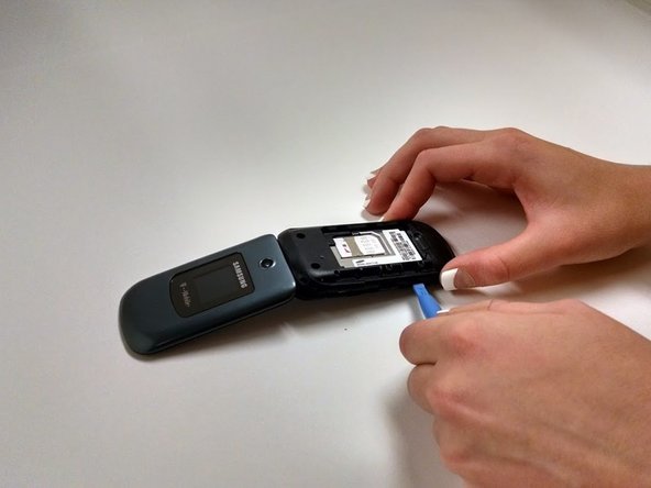 Samsung T139 Pad Buttons Replacement, Remove Black Plastic Cover: crwdns2935265:04crwdnd2935265:02crwdnd2935265:03crwdne2935265:0