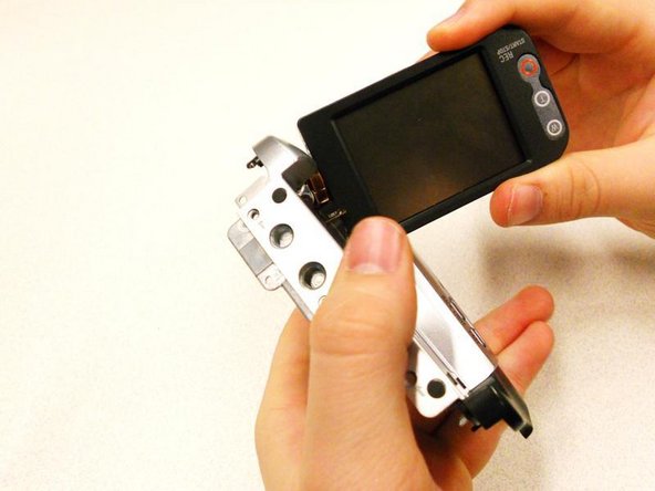 Sony Handycam DCR-DVD103 LCD Screen Replacement: crwdns2935265:016crwdnd2935265:02crwdnd2935265:03crwdne2935265:0