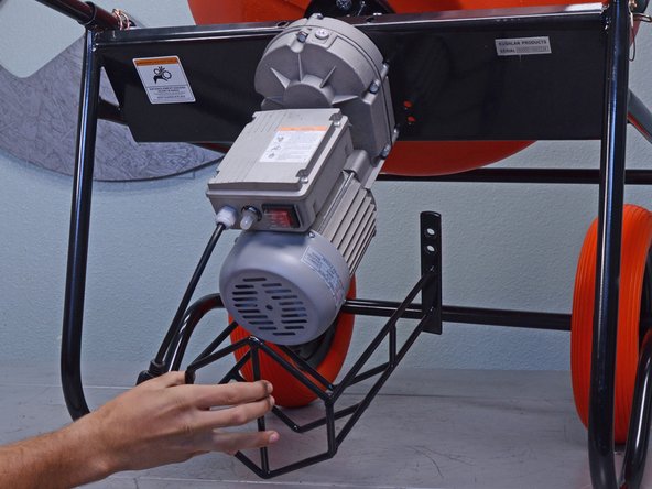 Kushlan Cement Mixer 600DDS 2014 Drivetrain Replacement, Remove the motor cage: crwdns2935265:04crwdnd2935265:02crwdnd2935265:02crwdne2935265:0