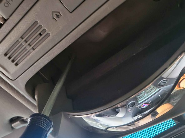 2011 Honda Pilot Overhead Lightbulb and Switch Replacement: step 4, image 2 of 3