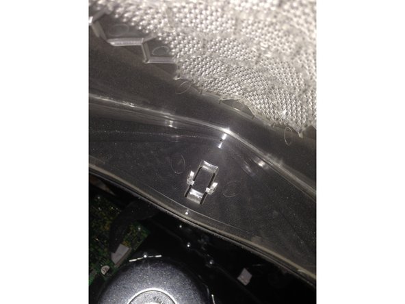 How to disassemble a Bowers & Wilkins Zeppelin, Remove speaker grilles: crwdns2935265:03crwdnd2935265:02crwdnd2935265:02crwdne2935265:0