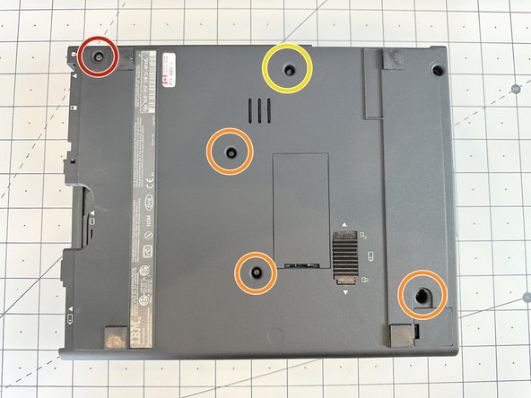 IBM ThinkPad 701C/CS Disassembly, Remove the keyboard screws: 3 단계, 이미지 3개 중 2개