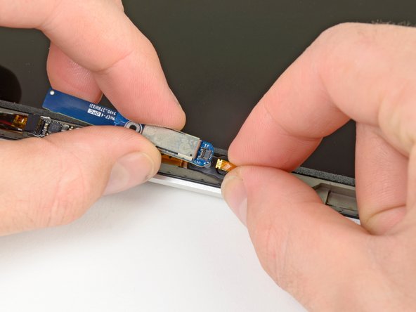 MacBook Unibody Model A1278 iSight Camera Replacement: crwdns2935265:028crwdnd2935265:02crwdnd2935265:02crwdne2935265:0