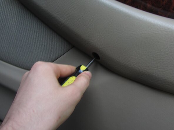 2003 Acura TL Window Regulator Replacement, Window Regulator: passo 1, immagine 3 di 3