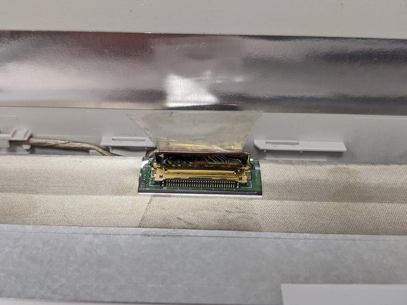 Probook 650 G5 Screen Replacement, Unplug Screen: crwdns2935265:04crwdnd2935265:02crwdnd2935265:03crwdne2935265:0