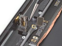 iPad 7 Microphone Assembly Replacement