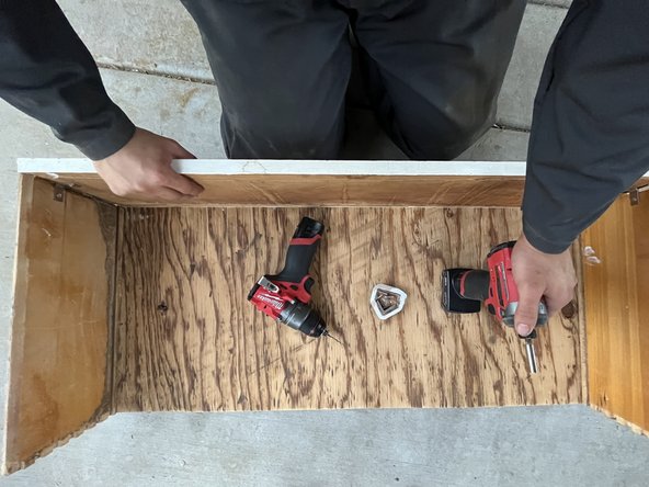 How to Replace Wooden Dresser Drawers: crwdns2935265:06crwdnd2935265:02crwdnd2935265:03crwdne2935265:0