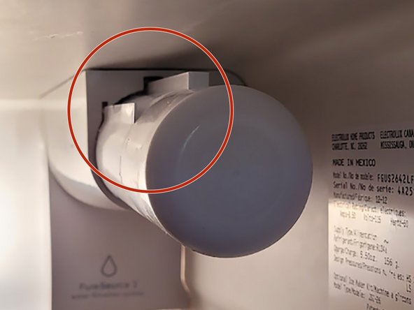 Frigidaire Gallery Water Filter Replacement: step 3, image 2 of 3