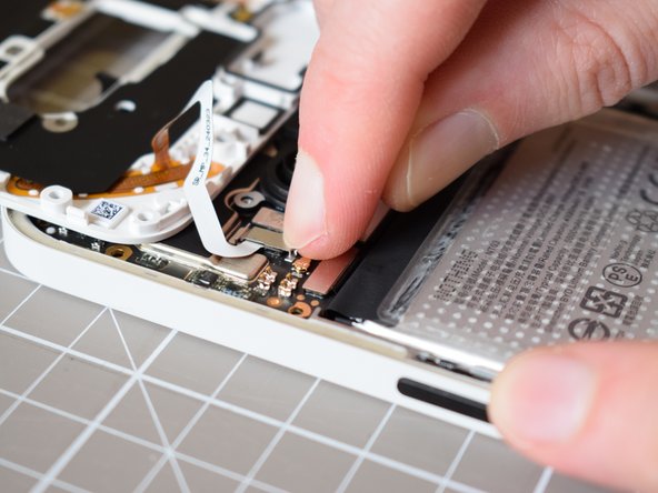 Nothing Phone (2a) Battery Replacement, Replace the metal cover on the Glyph flex cable: crwdns2935265:025crwdnd2935265:02crwdnd2935265:03crwdne2935265:0