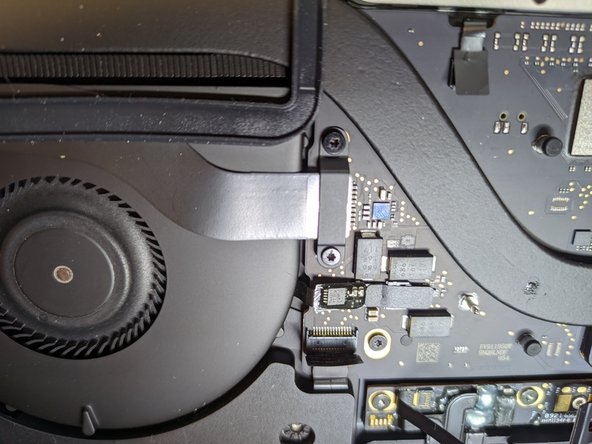 MacBook Pro 13" Late 2020 Right Speaker Replacement: crwdns2935265:016crwdnd2935265:02crwdnd2935265:02crwdne2935265:0