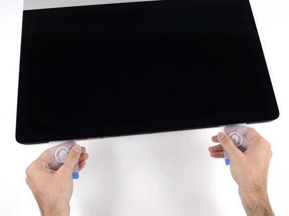 iMac Intel 21.5" EMC 2544 RAM Replacement (Easier version), Remove the Display: crwdns2935265:03crwdnd2935265:02crwdnd2935265:03crwdne2935265:0