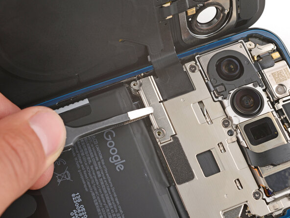 Google Pixel 10 Pro XL USB‑C Board Replacement: 49 단계, 이미지 2개 중 2개