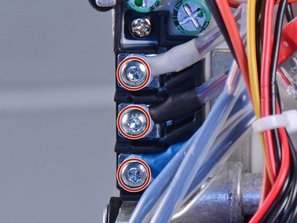 Dewalt Nailers DCN680D1 2018 Control Module Replacement, Disconnect the control module: crwdns2935265:012crwdnd2935265:02crwdnd2935265:02crwdne2935265:0