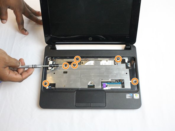 HP Mini 110-3131dx Touchpad Replacement, Keyboard Bezel: crwdns2935265:05crwdnd2935265:02crwdnd2935265:02crwdne2935265:0