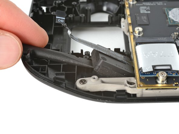 Steam Deck OLED Front Shell Replacement, Pry up the right speaker: crwdns2935265:082crwdnd2935265:03crwdnd2935265:03crwdne2935265:0