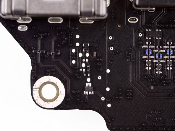 MacBook Pro with Retina Display Bill of Materials, I/O Board: crwdns2935265:010crwdnd2935265:03crwdnd2935265:03crwdne2935265:0