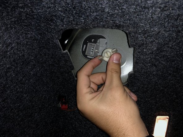 2013 Volkswagen Passat Rear Blinker Light Replacement: crwdns2935265:04crwdnd2935265:02crwdnd2935265:03crwdne2935265:0