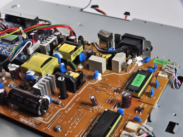 NEC LCD1770NX Fuse Replacement: 步骤 16 中的图像 3，3