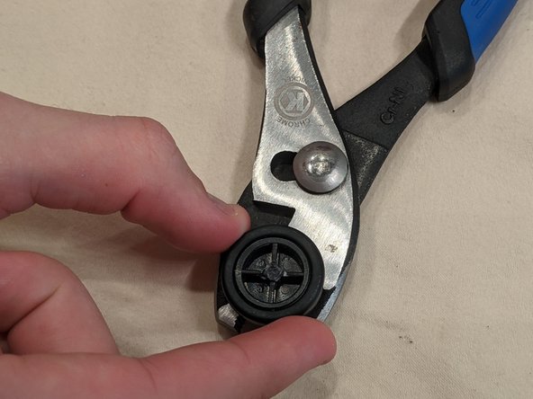 How to Fix the Scroll Wheel of a Wired HP Mouse: step 6, image 1 of 1