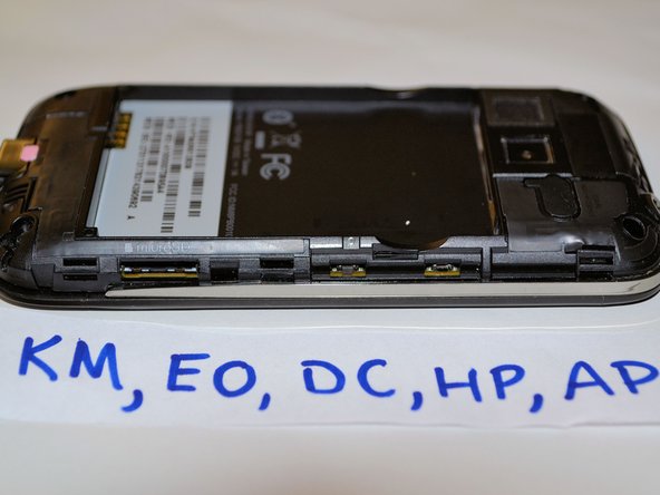 HTC Droid Eris Front Panel Assembly Replacement: crwdns2935265:05crwdnd2935265:02crwdnd2935265:02crwdne2935265:0