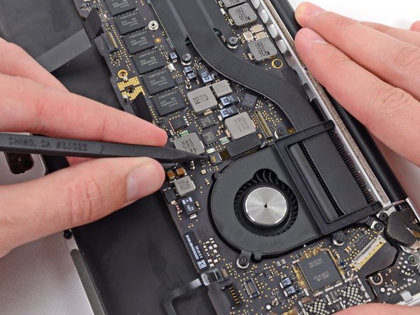 MacBook Pro 13" Retina Display Late 2012 Upper Case Replacement: crwdns2935265:044crwdnd2935265:02crwdnd2935265:03crwdne2935265:0