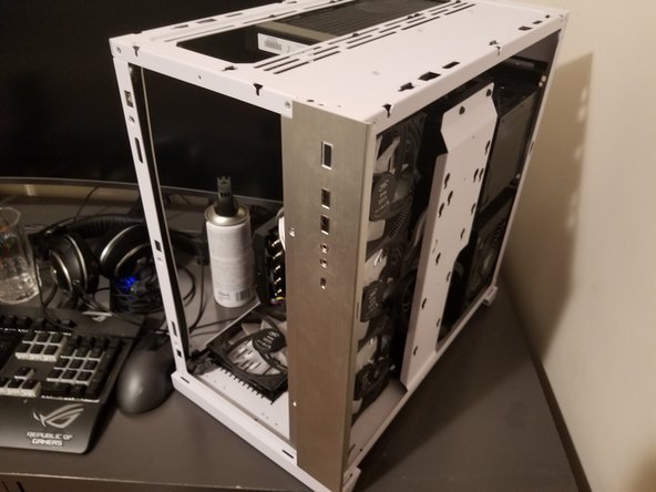 Lian Li PC-011 Hard Drive Replacement: crwdns2935265:03crwdnd2935265:03crwdnd2935265:03crwdne2935265:0