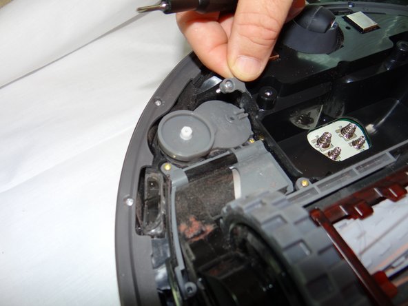iRobot Roomba 891 Side Brush Motor Replacement: step 8, image 3 of 3