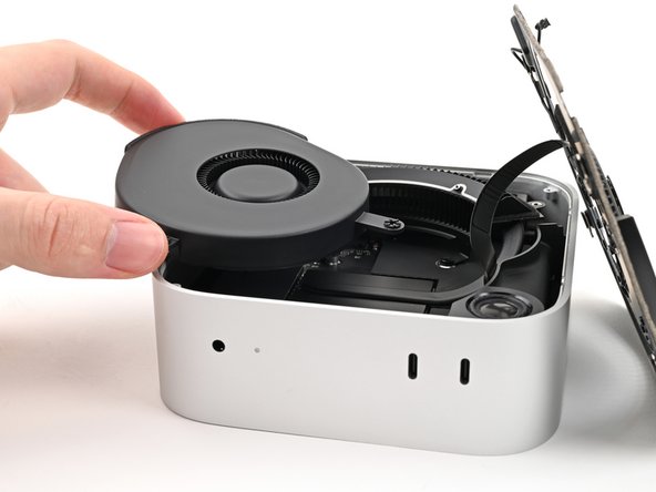 Mac  mini (2024) SSD Austausch, Lüfter verschieben: Schritt 14, Bild 3 von 3