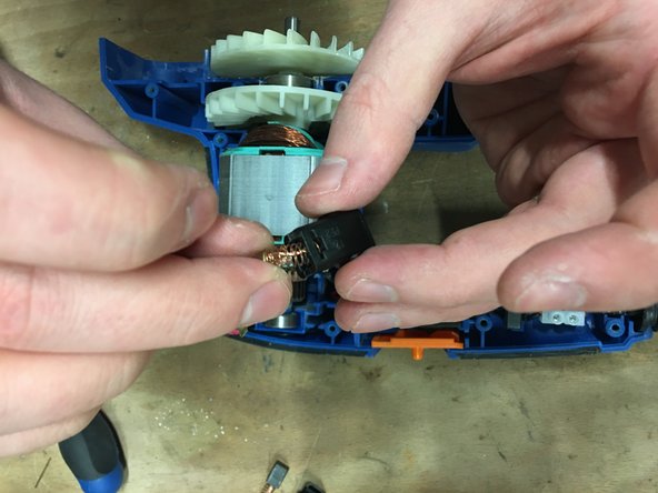 Dexter 330W Wired Vibrating Sander - 330SHS2.5 Carbon Replacement: crwdns2935265:07crwdnd2935265:02crwdnd2935265:03crwdne2935265:0