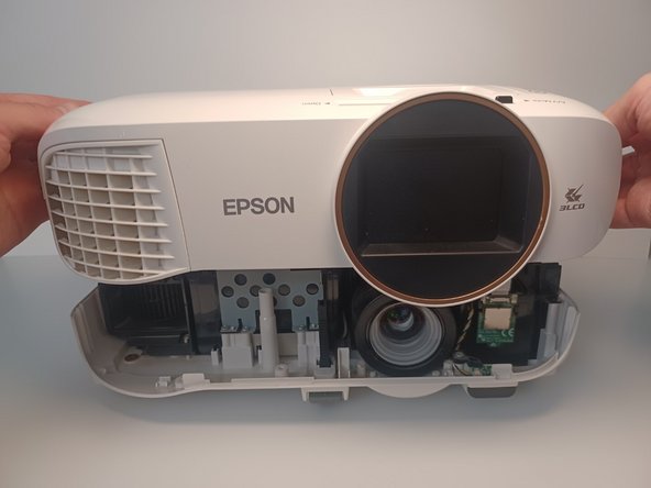 Epson Home Cinema 2150 Wireless connection board Replacement: stap 0, afbeelding 2 van 3