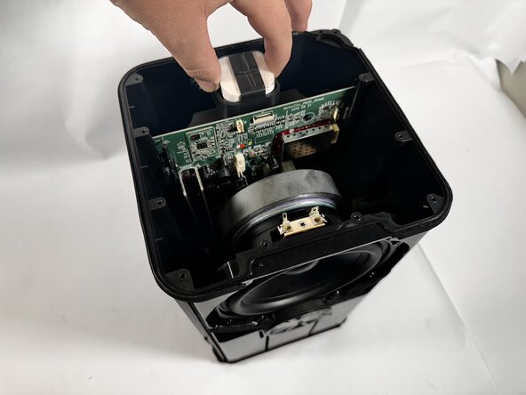 Logitech UE Hyperboom Battery Replacement, Battery: 手順 4、 3の画像 2