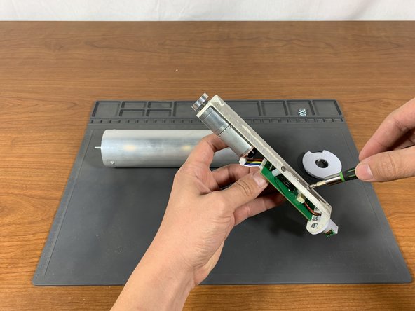Dreamer Autoshade Driver Blocking, Loosen PCB mounting Screws: crwdns2935265:03crwdnd2935265:02crwdnd2935265:03crwdne2935265:0