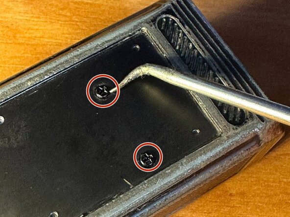 Smoant Pasito 2 Battery Replacement and Circuit Repair, Disassembling, ejecting the plastic frame: crwdns2935265:02crwdnd2935265:01crwdnd2935265:03crwdne2935265:0