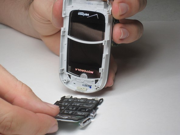 Motorola V325 Keypad Replacement: crwdns2935265:011crwdnd2935265:03crwdnd2935265:03crwdne2935265:0